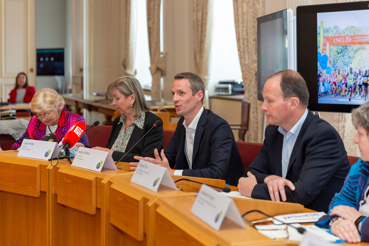 Le premier échevin Serge Wilmes (au centre) et la bourgmestre Lydie Polfer (à sa droite) sont tous les deux pour la création de cette police municipale.   (Photo: Romain Gamba/Maison Moderne)