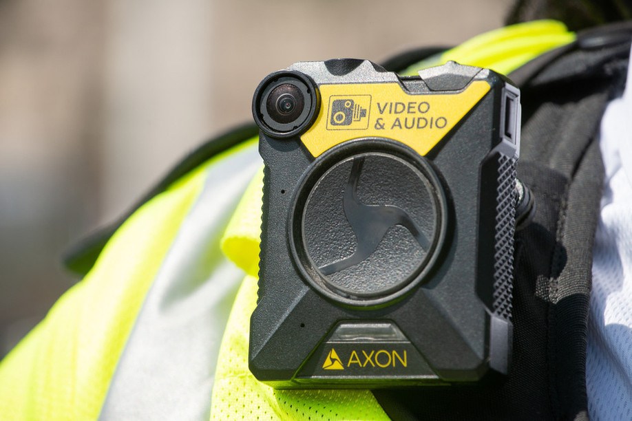 A police union, the SNPGL this week said that rules for police officers to use bodycams are becoming too complicated, defeating the purpose of the technology. Photo: Shutterstock