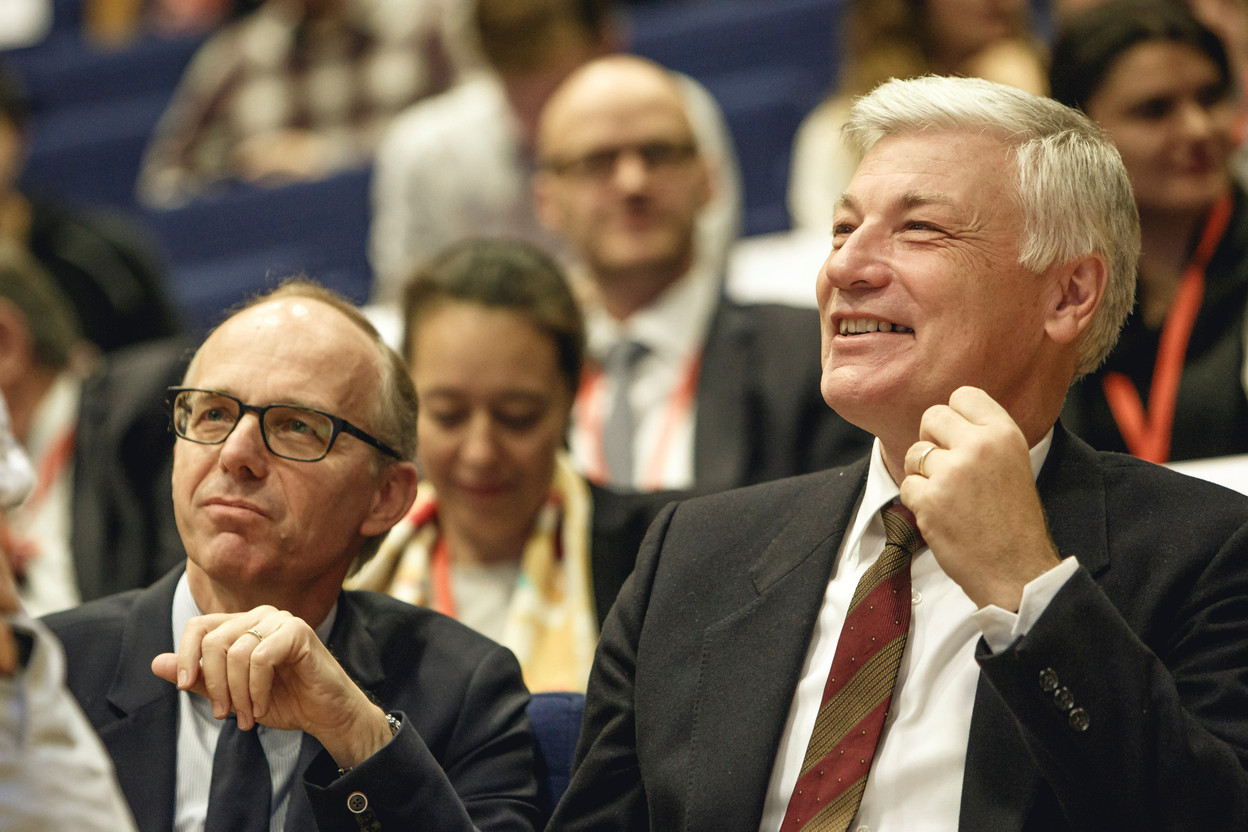 Luc Frieden (l.) pictured with Claude Wiseler (the CSV’s co-chair since 2021) at a 2017 event. Wiseler in 2018 led the CSV into the national elections but Frieden could this year stage a return to politics. Library photo: Jan Hanrion/Maison Moderne