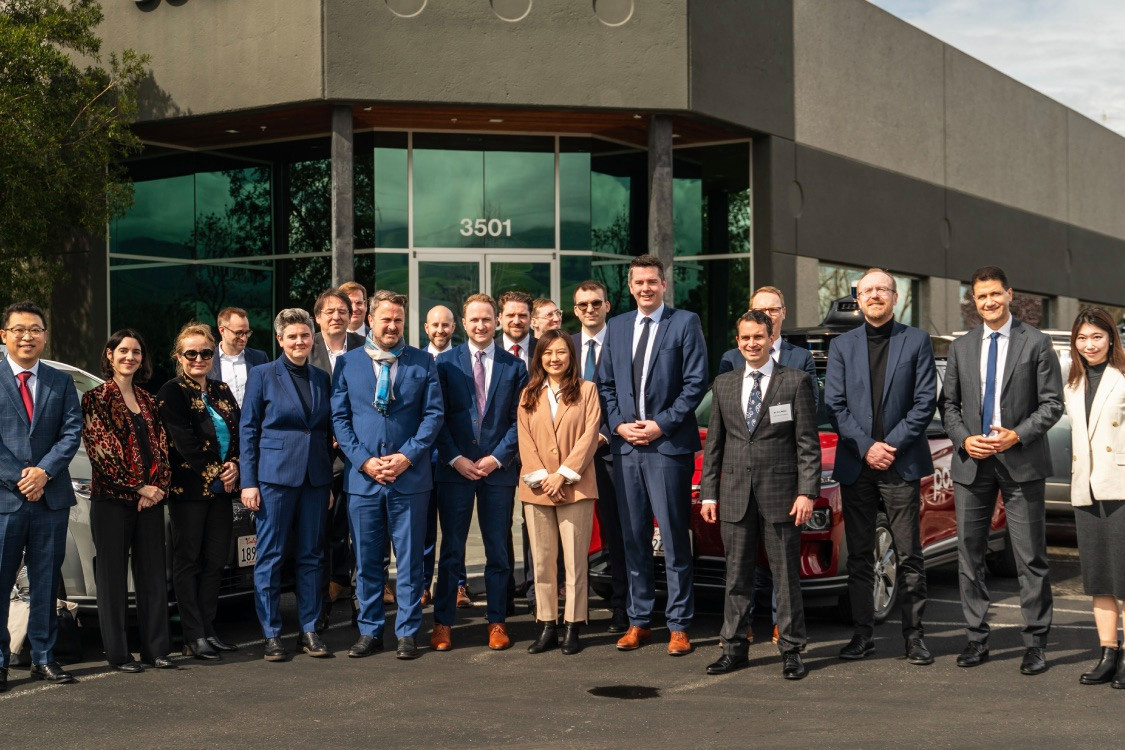 The official photo of the Luxembourg delegation led by foreign minister Xavier Bettel (DP) and economy minister Lex Delles (DP) at the signing of the memorandum of understanding in March 2024. This has led to the incorporation of the company’s subsidiary in Luxembourg. Photo: Pony.AI