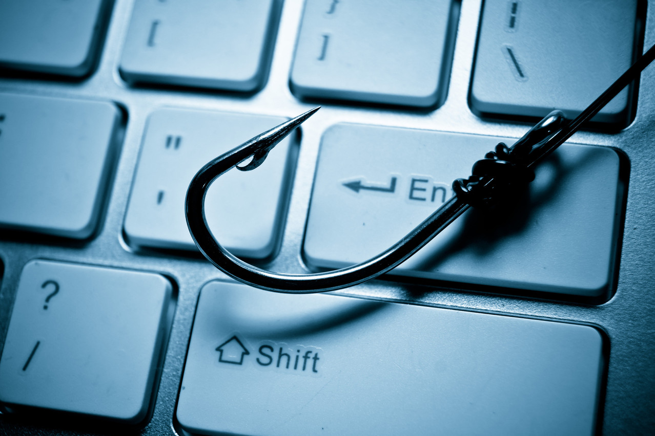 phishing attack Copyright (c) 2015 wk1003mike/Shutterstock.  No use without permission.