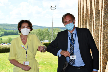 La CEO de Circuit Foil, Fabienne Bozet, et le CEO du List, Thomas Kallstenius, ont signé le plus gros partenariat du centre de recherche avec une entreprise de taille moyenne. Un signal en direction de l’industrie du futur. (Photo: Circuit Foil / List)