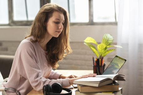 Pour de nombreux élèves du secondaire, ce lundi marque le retour d’un système d’alternance entre enseignement présentiel et distanciel. (Photo: Shutterstock)