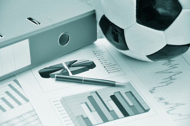 On retrouve des fonds d’investissement à la tête de clubs aussi variés que l’AC Milan, Burnley, Toulouse ou Caen.  (Photo: Shutterstock)