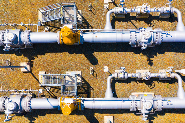 Le récit de l’indépendance totale de l’UE vis-à-vis du gaz russe est politiquement utile, mais techniquement peu plausible, car les blocages géographiques et la substitution limitée des énergies vertes empêchent une rupture nette. (Photo: Shutterstock)