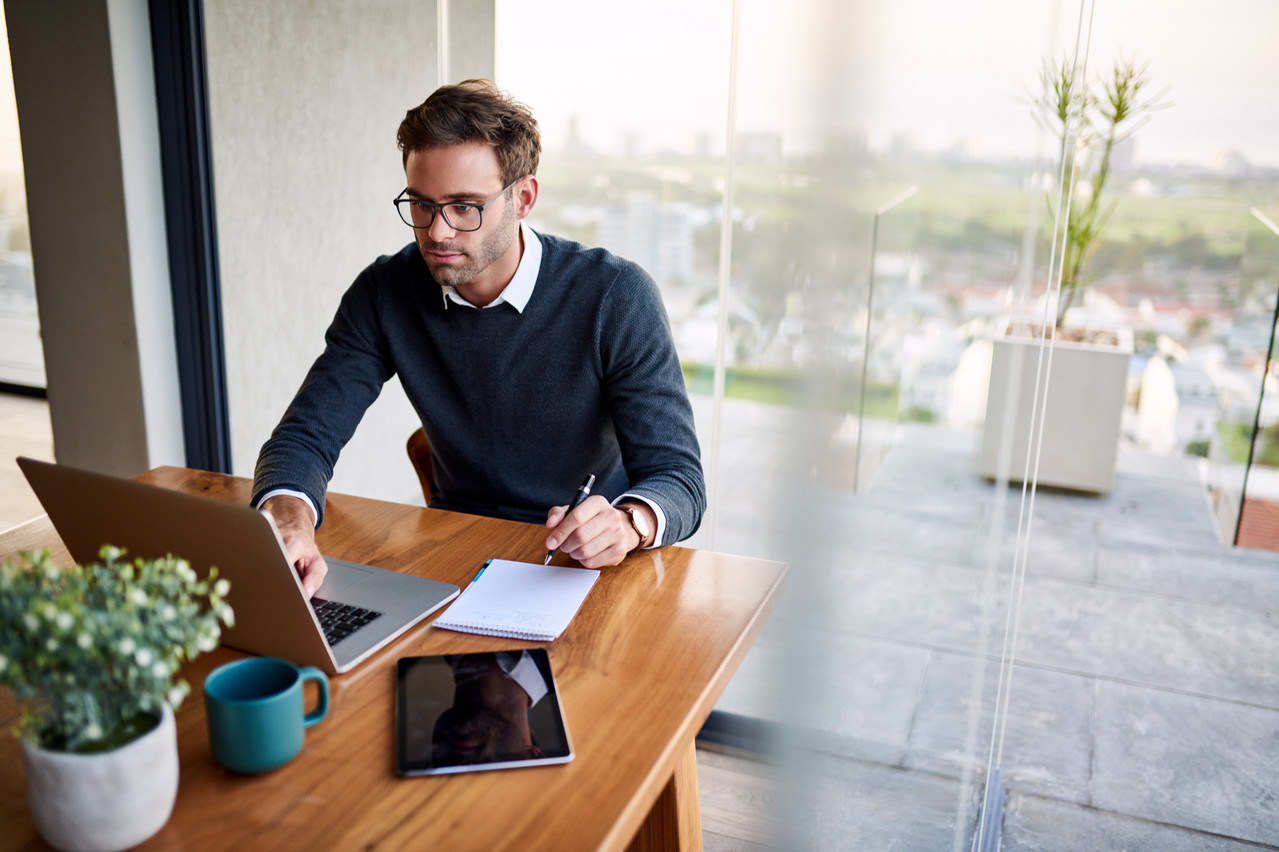 Les syndicats s’interrogent sur l’efficacité d’une recommandation générale au télétravail en temps de crise, sans règles précises à ce sujet. (Photo: Shutterstock)