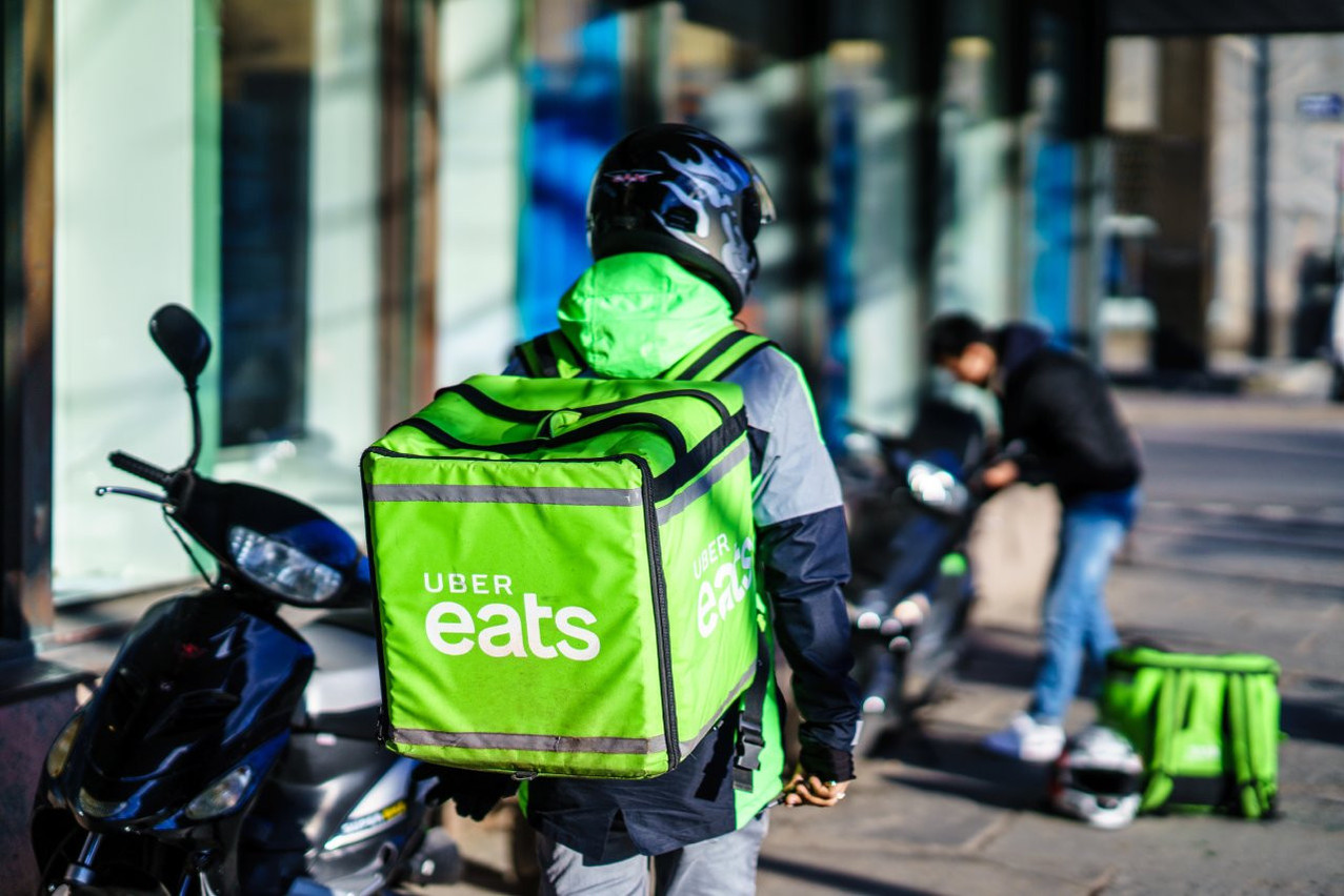 Toujours pas de livreurs Uber Eats dans les rues du pays. Au Luxembourg, le géant américain se heurte à des problèmes que ses concurrents n’ont pas. (Photo: Shutterstock)