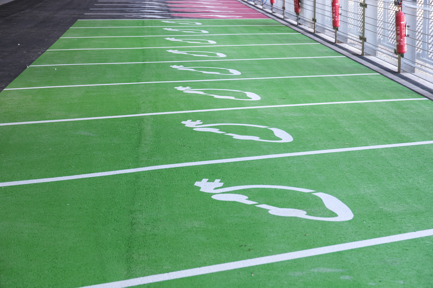Dont 10 pour les voitures électriques et hybrides. (Photo: Petz Flammang)