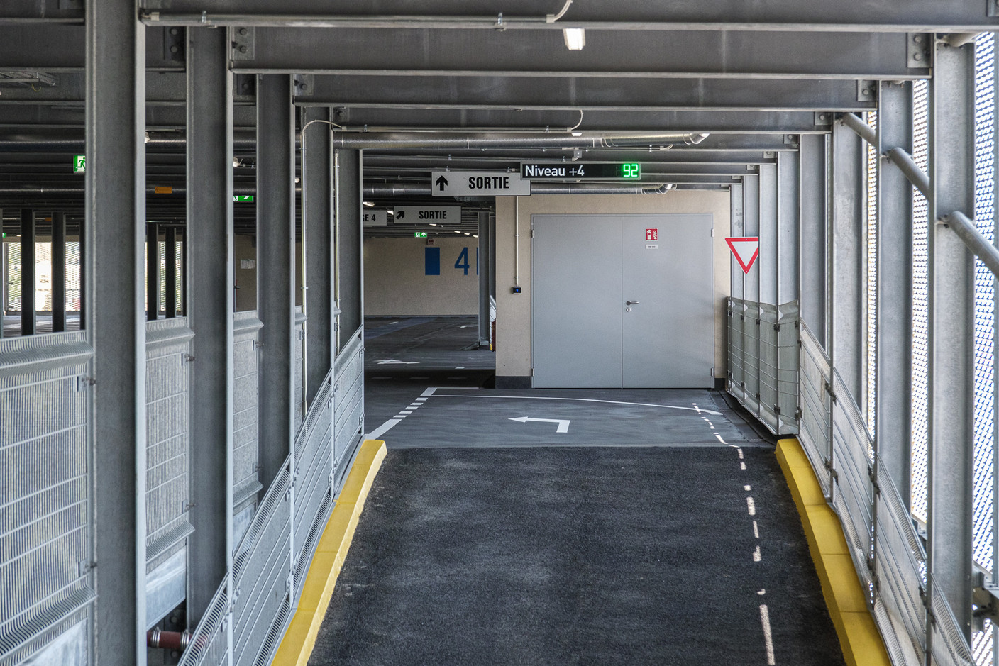10 emplacements sont de leur côté réservés au carsharing et 11 aux personnes à mobilité réduite. (Photo: Petz Flammang)