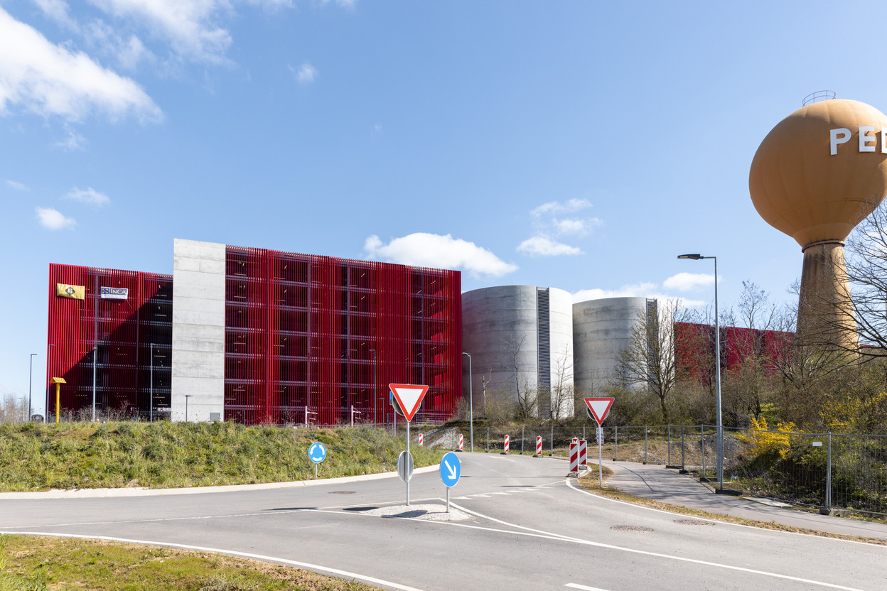 Attendu depuis plusieurs années, le P+R de Rodange devrait aussi permettre de désengorger certains parkings comme celui de la gare de Pétange. (Photo: Romain Gamba/Maison Moderne)