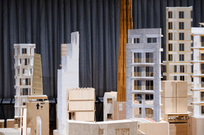 Les maquettes permettent de découvrir certains dessins de façade. (photo: PANCAKE! Photographie)