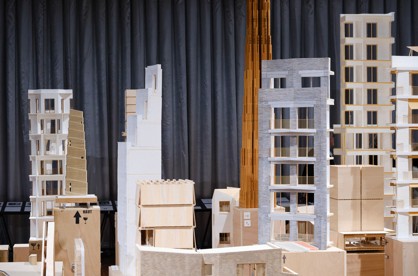 Les maquettes permettent de découvrir certains dessins de façade. (photo: PANCAKE! Photographie)