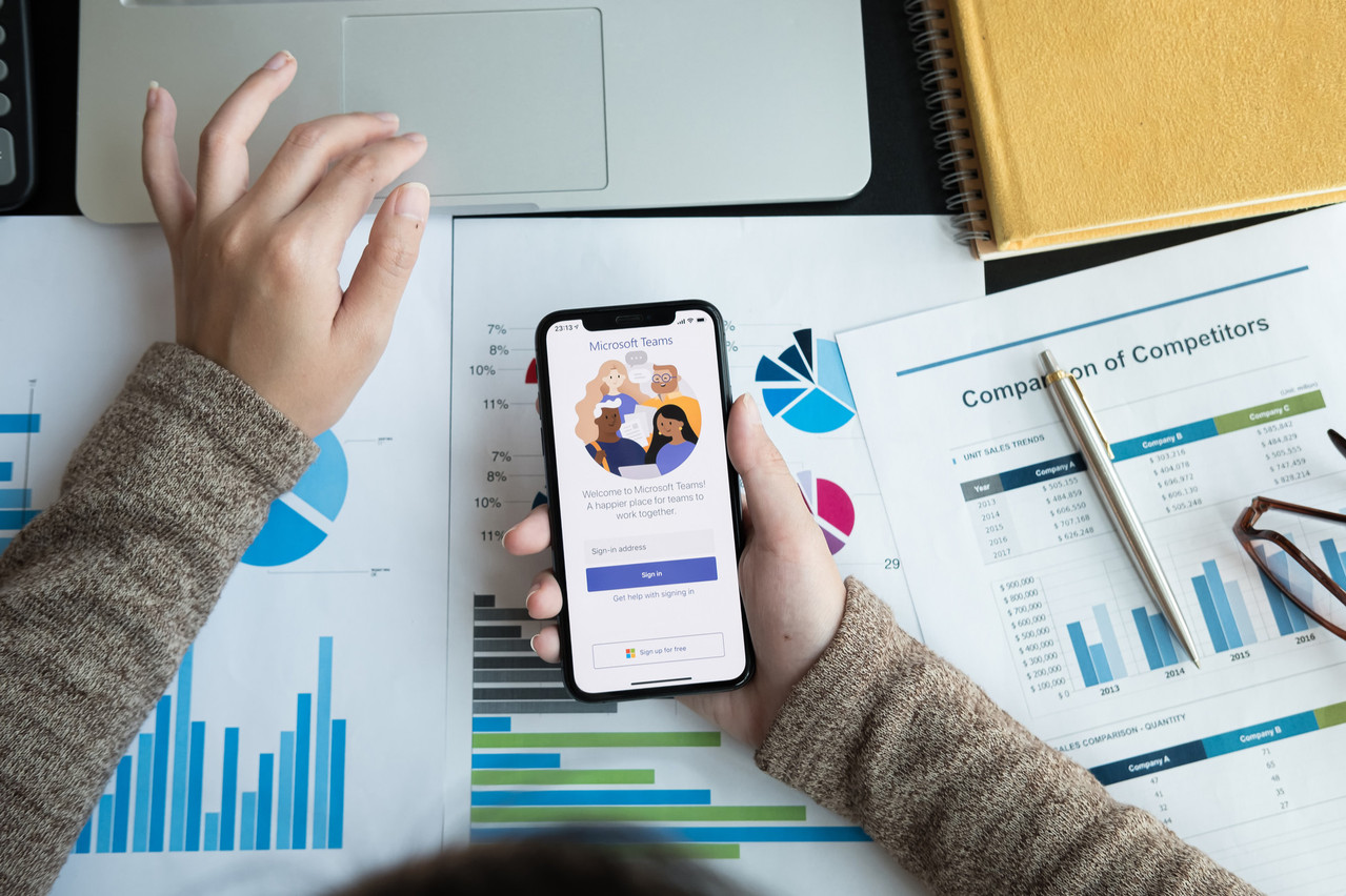 Le nouveau contrat de Microsoft avec le ministère de l’Éducation nationale pose problème en France. La question du logiciel libre et de la souveraineté regagne en vigueur. Entre CJUE et Gaia-X. (Photo: Shutterstock)