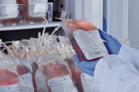 Après avoir obtenu la certification américaine pour ses réfrigérateurs à sang, B Medical Systems a répondu au même niveau d’exigence de la dernière réglementation en Europe. Une première pour une entreprise européenne. (Photo: B Medical Systems)