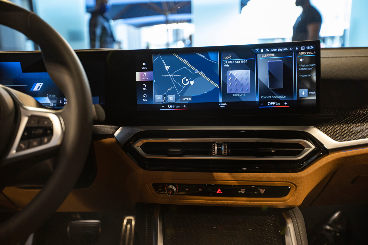 Un écran panoramique décline toutes les informations souhaitées par le conducteur. (Photo: BMW/Diana Sellier)