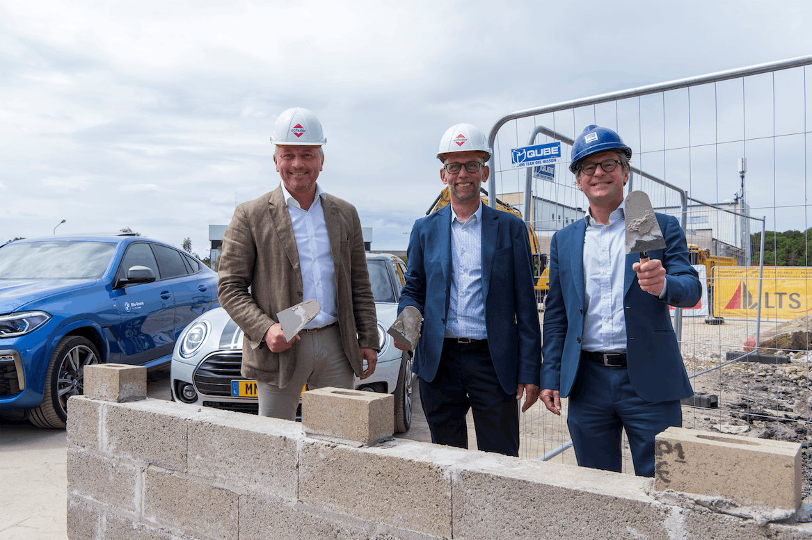 De gauche à droite, Philippe Emond,  Daniel Origer (groupe Schuler) et Philippe Provost (Willemen Construction). (Photo: BMW)