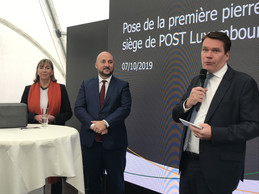 Lydie Polfer, bourgmestre de la Ville de Luxembourg, Étienne Schneider, vice-Premier ministre et ministre de l’Économie, et Claude Strasser, directeur général de Post Luxembourg. ((Photo: Paperjam))