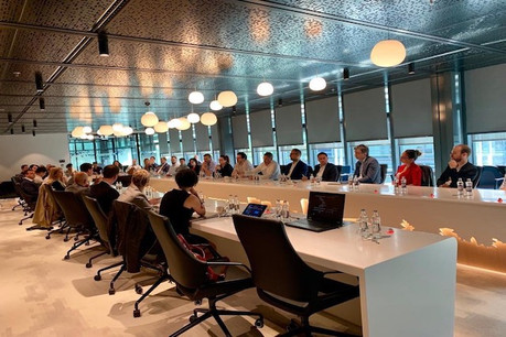 La première réunion s’est tenue dans la toute nouvelle salle plénière de la Chambre de commerce. (Photo: FLSU)
