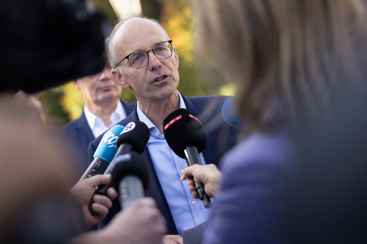 La première semaine de négociation du formateur, Luc Frieden, s’est achevée avec un premier accord: pas touche au triple A. (Photo: Guy Wolff/Maison Moderne)