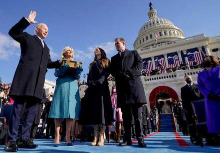 Joe Biden, visiblement ému lors de sa prestation de serment au Capitole mercredi 20 janvier. (Photo: Twitter)