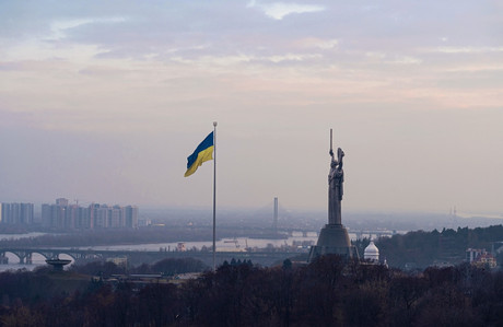 Les forces ukrainiennes sont en train de se préparer à un assaut de l’armée russe après la diffusion d’images satellites montrant une colonne militaire russe de 60 kilomètres de long se dirigeant vers Kiev. (Photo: Shutterstock)