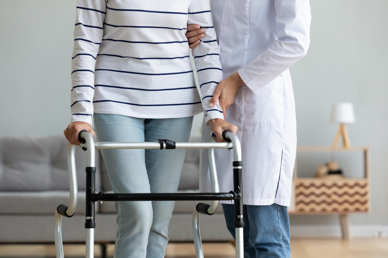 La Confédération des organismes prestataires d’aides et de soins pointe le manque de bras et les besoins en formation dont a besoin le secteur.  (Photo: Shutterstock)