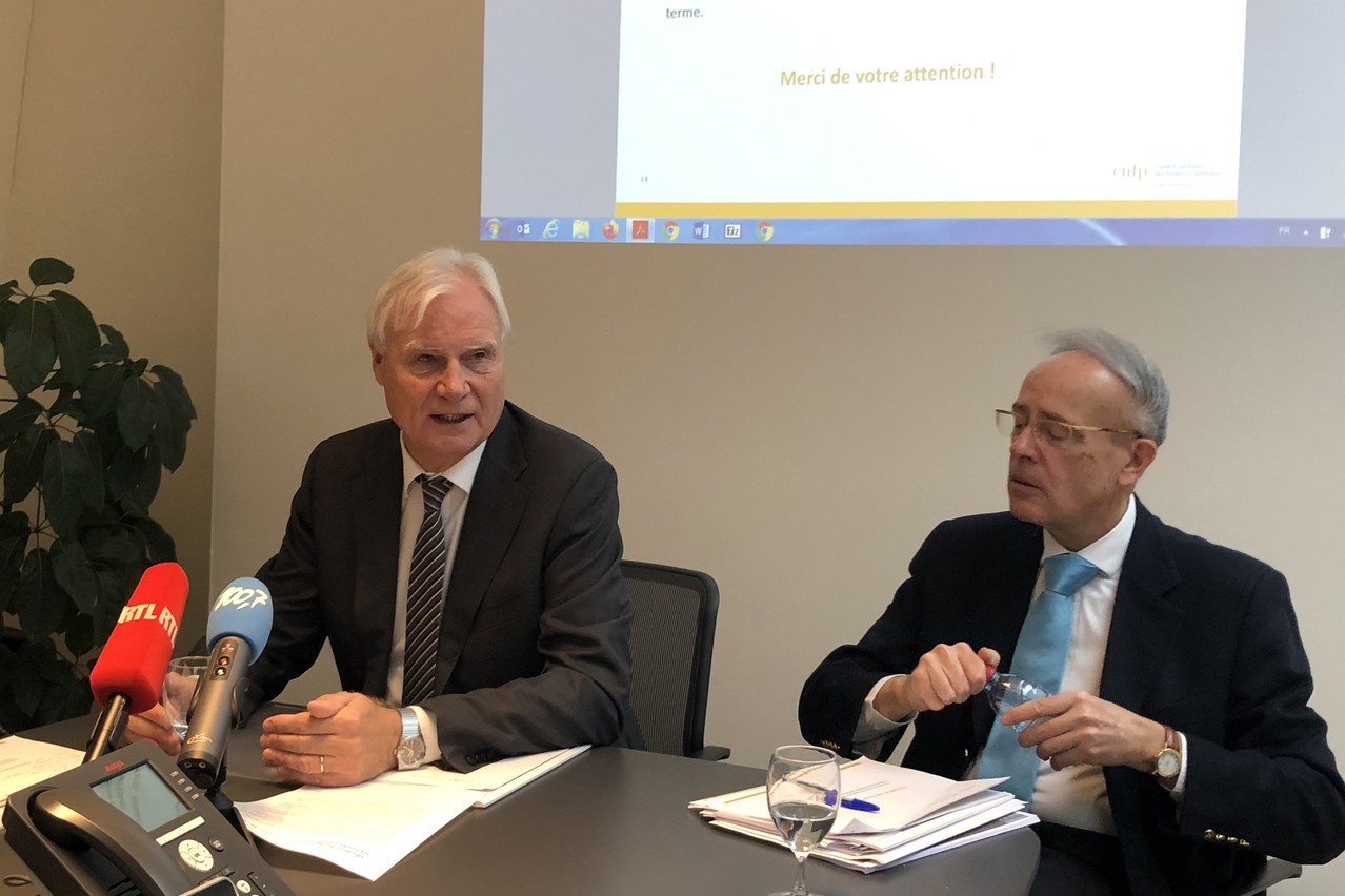 Le président Romain Bausch était accompagné de Jean Olinger pour présenter les conclusions de la CNFP. (Photo: Paperjam)