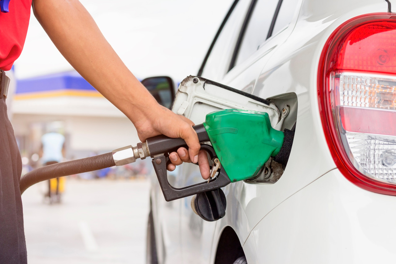 Faire le plein de votre réservoir d’essence vous coûtera plus cher aujourd’hui. (Photo: Shutterstock)