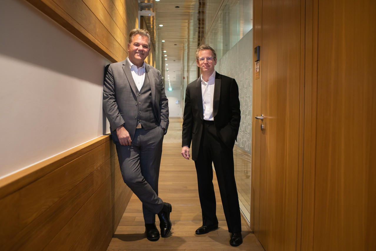 John Parkhouse et François Mousel sont convaincus de la pertinence du modèle de PwC Luxembourg, associant audit et conseil. (Photo: Matic Zorman/Maison Moderne)