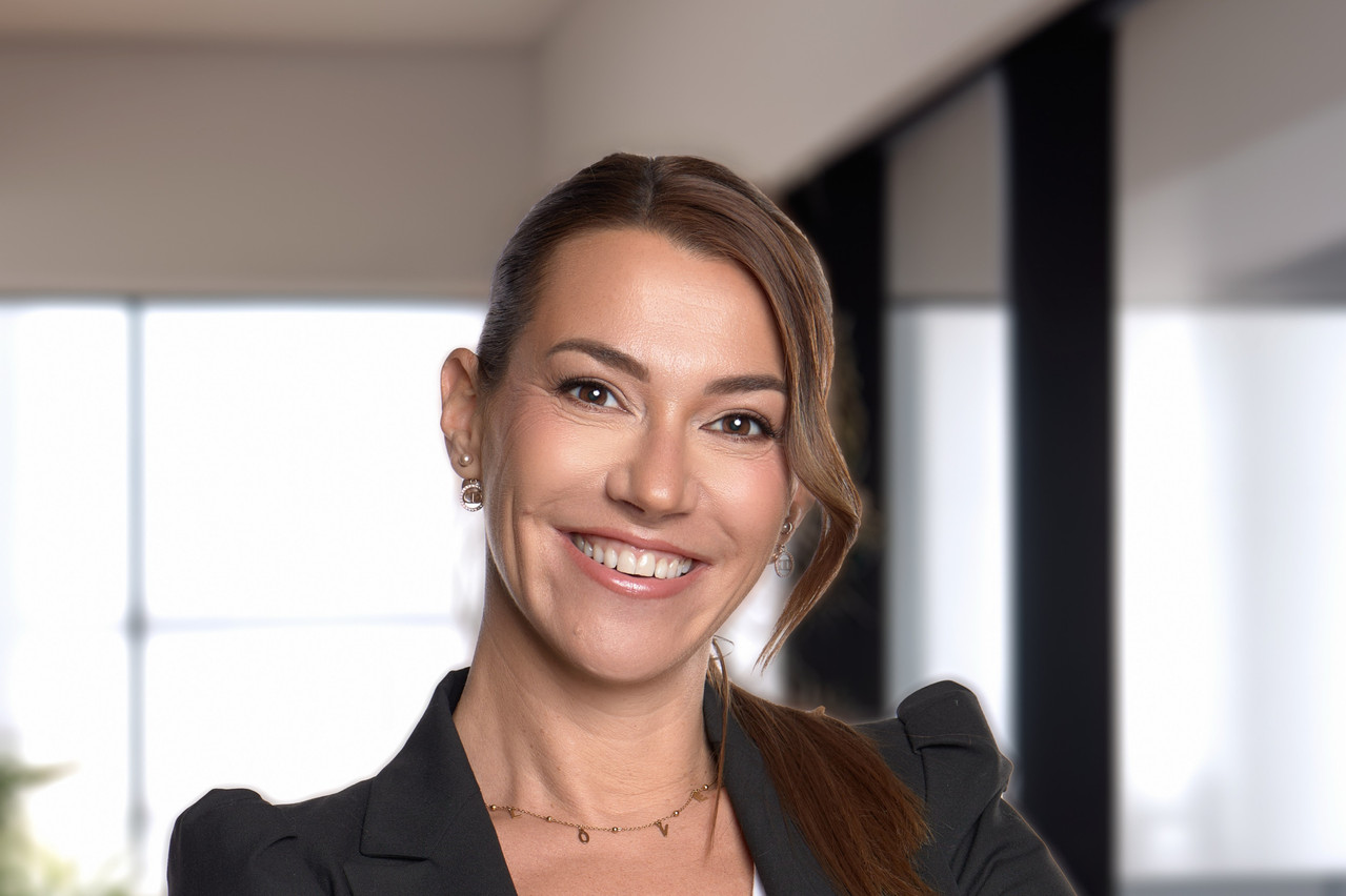 Laurence Claude: “My professional career has made me aware of the importance of mastering one’s professional image in order to succeed. Far from being limited to appearance, professional image reflects the coherence between appearance, posture, communication and functions. This consistency is essential for creating a true executive presence.” Photo: Schemberger Photographe S.à r.l.