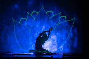 Pictured is the Blu Infinito show, which was performed at the Centre des Arts Pluriels Ettelbruck in March 2023 and merged dance, special effects and light. Photo: Rolando Paolo Guerzon