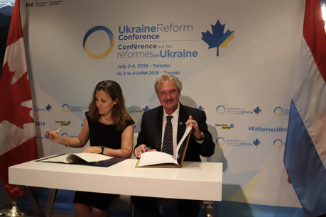 Jean Asselborn, ministre des Affaires étrangères, a signé avec le Canada un protocole pour la délivrance de visas «vacances-travail». (Photo: MAEE)