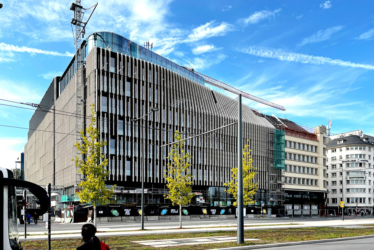 La façade en lamelles verticales est un geste architectural faisant contrepoids au bâtiment de la gare centrale. (Illustration: Metaform Architects)