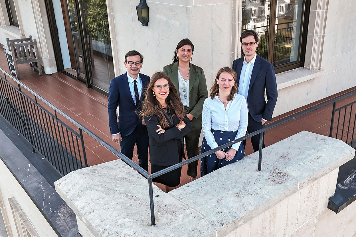 Back row, from left to right: Fabrice Bellencontre (counsel), Jil Lanners (partner), Clemens Thill (counsel). Front Row, from left to right: Rachel Hardy (counsel), Anaïs Sohler (partner). (Photo: Elvinger Hoss Prussen)