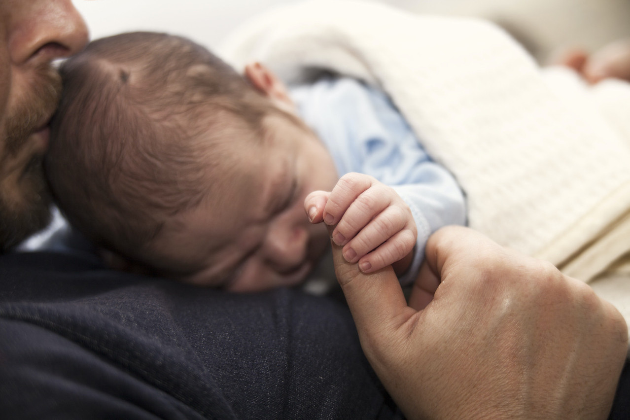 Fathers should have one month of leave after the birth of their child, not just ten days, a petition says Photo: Shutterstock