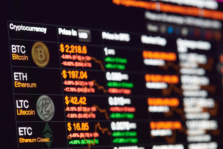 L'évolution des crypto-actifs rend incontournable leur considération par les acteurs des services et du secteur financier. (Photo: Shutterstock)
