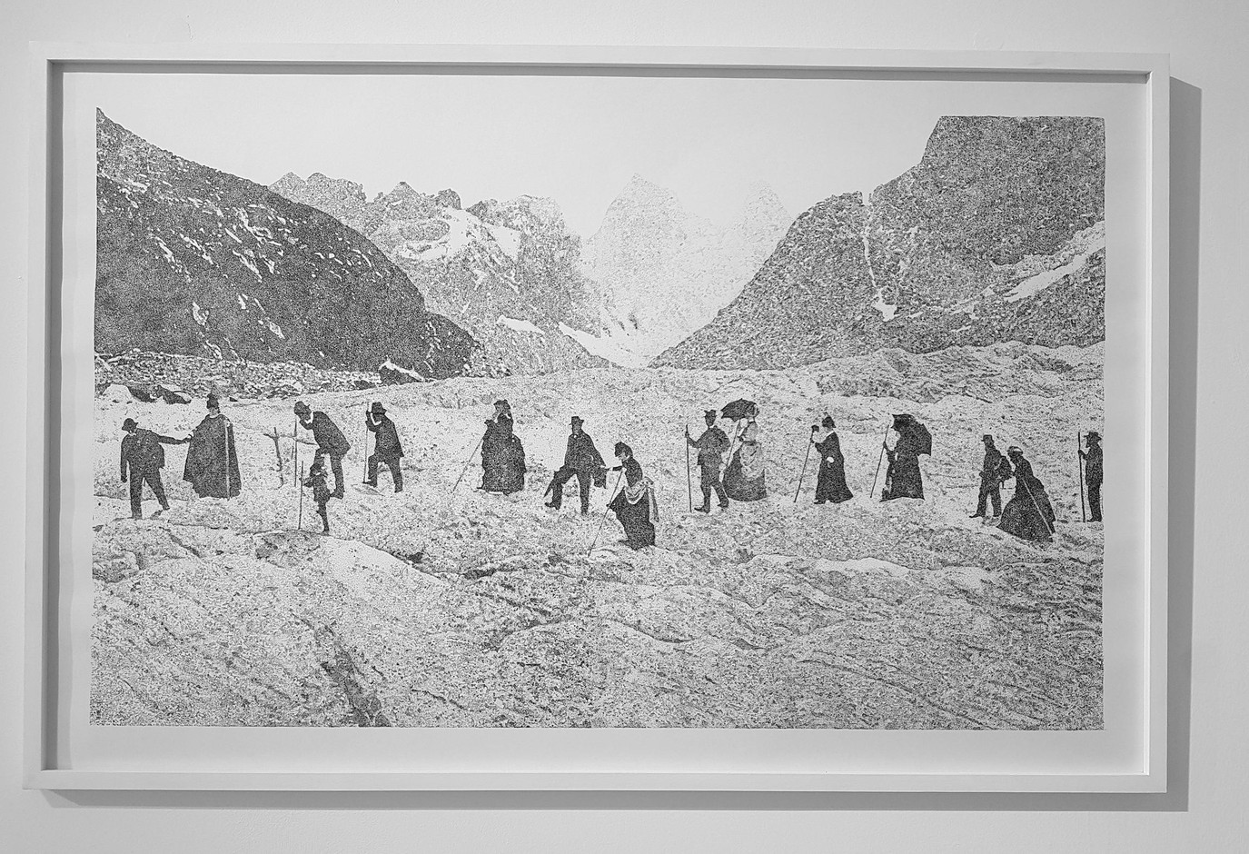 Rebecca Brueder,  Voyageurs victoriens sur le glacier de Chamonix, 1867 , 2019, Dessin à l’encre sur papier, 58 x 90 cm, Galerie Robet-Dantec, — Stand E13 —, 1.800€ (Photo: DR)
