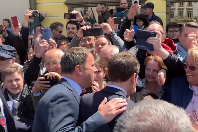 Xavier Bettel ne cache pas son amitié pour Emmanuel Macron, tant dans les rencontres officielles qu’en marge de celles-ci. (Photo: Capture d’écran/Euronews)
