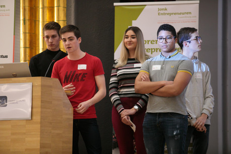Le jury a choisi à l’unanimité de décerner le premier prix à l’équipe arborant le média «PJ Connect». (Photo: Matic Zorman/Maison Moderne)