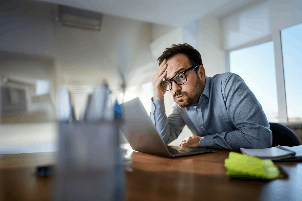 Quand réduire vos impôts deviens plus simple que de se connecter en visio (Crédit photo: Banque Raiffeisen – Optimisation Fiscale)