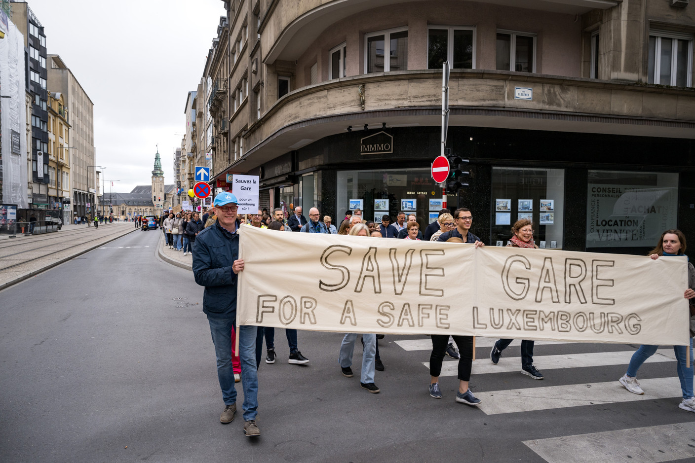 Le cortège a remonté l’avenue de la Liberté. (Photo: Nader Ghavami)