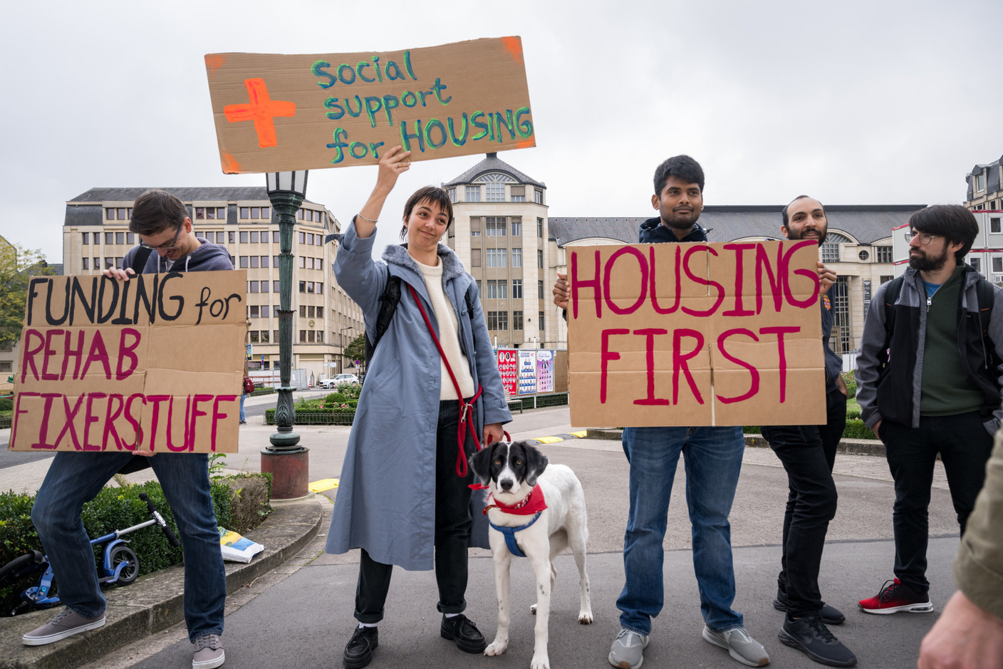 Slogans et pancartes des riverains. (Photo: Nader Ghavami)