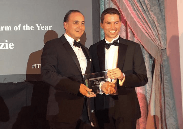 À gauche, Antonio Weffer, responsable du transfer pricing chez Baker McKenzie Luxembourg. (Photo: Twitter)