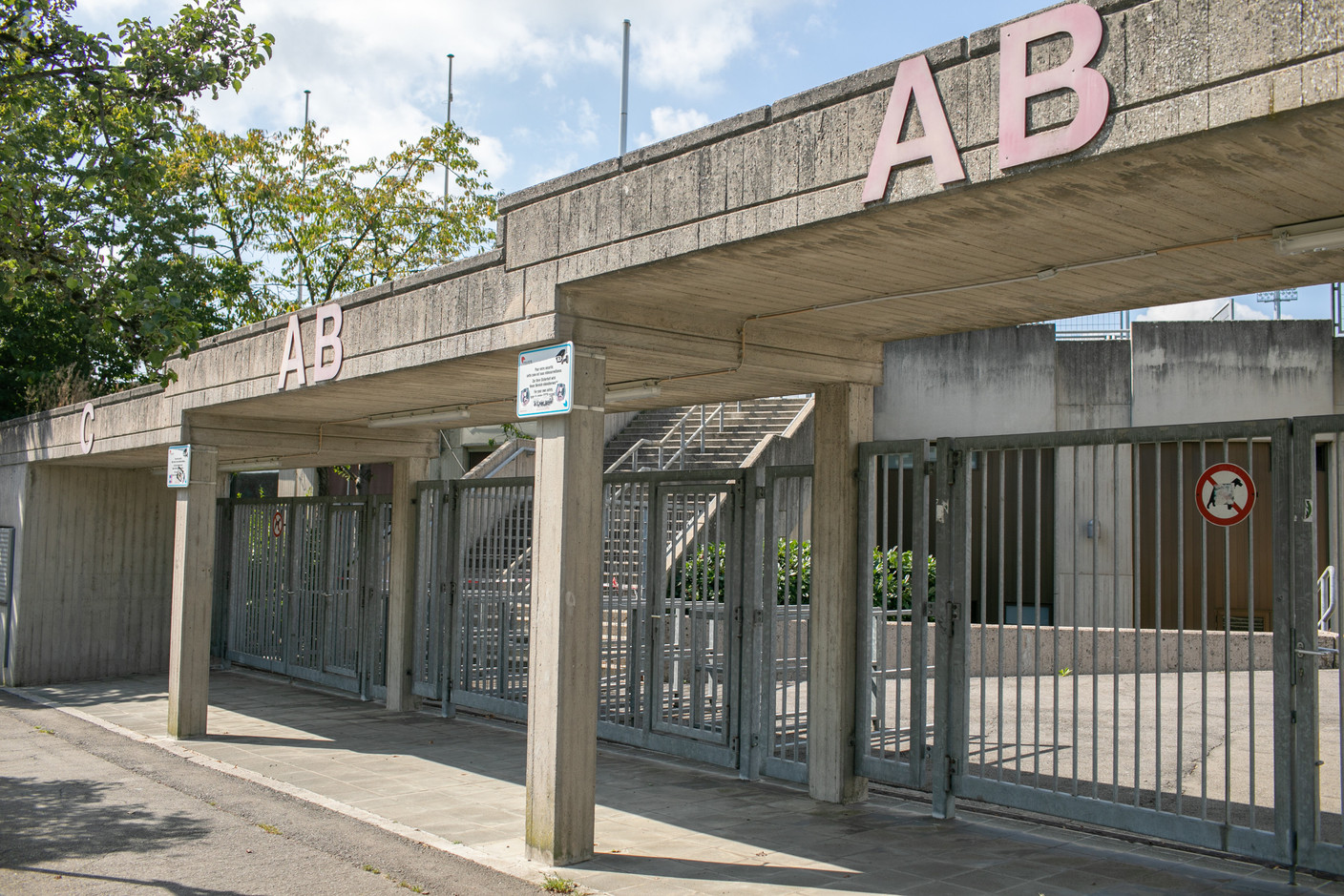 L’une des entrées du stade. (Photo: Matic Zorman/Maison Moderne)
