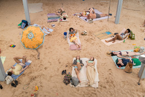 Vue de l'exposition «Sun & Sea (Marina)» (Andrej Vasilenko)