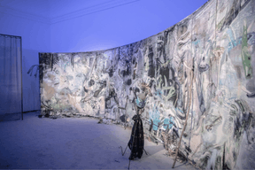 Laure Prouvost, Deep See Blue Surrounding You / Vois Ce Bleu Profond Te Fondre, Pavillon français à la 58e Biennale d’art de Venise, 2019. ((Photo: Giacomo Cosua))