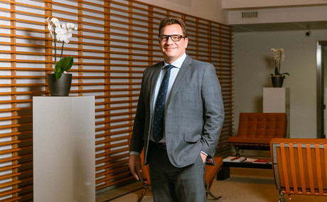 Kris De Souter (Head of private banking Degroof Petercam Luxembourg): «On pourra également accompagner ces entrepreneurs dans leur installation dans un pays comme le Luxembourg, par exemple, à partir duquel ils pourront mieux gérer leur patrimoine.» (Photo: Romain Gamba/Maison Moderne)