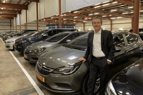 L’administrateur délégué d’ALD Automotive Luxembourg, Dominique Roger, confirme que les leasers avancent vers un réseau électrique, mais que la progression n’est pas simple. (Photo: Paperjam)