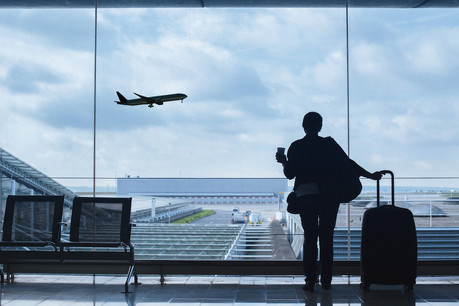 Les mesures restrictives prennent des formes diverses et sont de nature évolutive. D’où la nécessité pour les voyageurs de bien s’informer avant leur départ des mesures en place dans leur pays ou région de destination. (Photo: Shutterstock)
