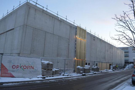 La façade du centre commercial Opkorn accueille un mock-up pour une phase de test. (Photo: Moreno architecture)